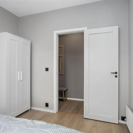 Apartment 4 Bedroom Penthouse Appartment, Right On The Mainstreet *