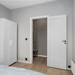 Apartment 4 Bedroom Penthouse Appartment, Right On The Mainstreet *