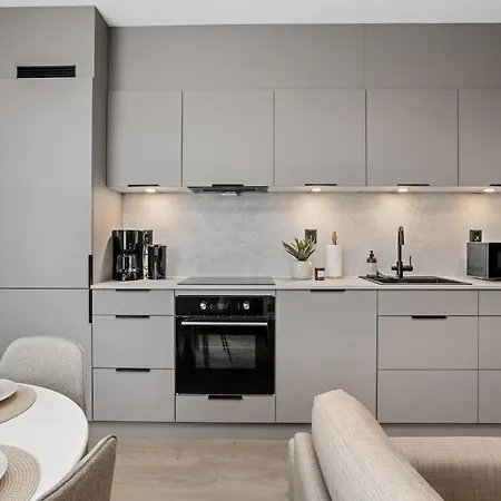 4 Bedroom Penthouse Appartment, Right On The Mainstreet 公寓
