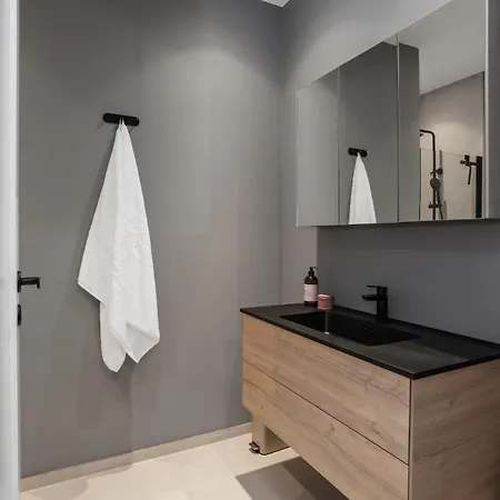 公寓 4 Bedroom Penthouse Appartment, Right On The Mainstreet